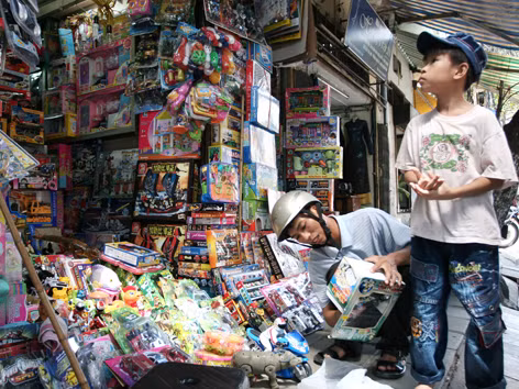 Tiêu hủy 20.000 đồ chơi xuất xứ Trung Quốc