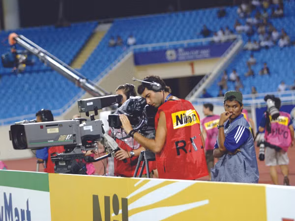 Chỉ còn 3 ngày nữa hạng Nhất và Super League khởi tranh nhưng vấn đề bản quyền vẫn chưa ngã ngũ. Ảnh: VSI