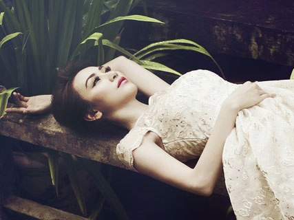 Ngân Khánh 'phiêu' cùng thiên nhiên