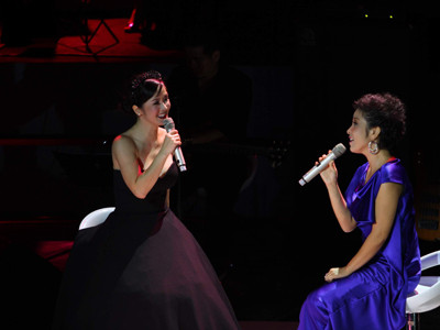 Ai đổ phân nhà hát phá đêm nhạc Hồng Nhung, Mỹ Linh?