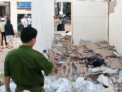 Sập tường, một người chết