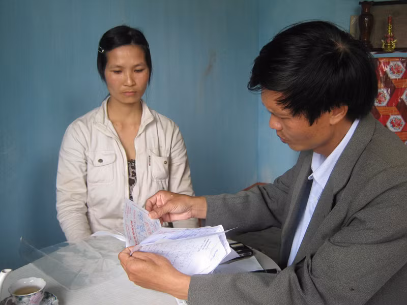 Chị Thúy kể lại sự việc với phóng viên. Ảnh: Đ.P
