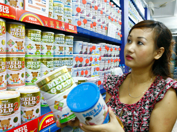 Bó tay nhìn giá sữa tăng