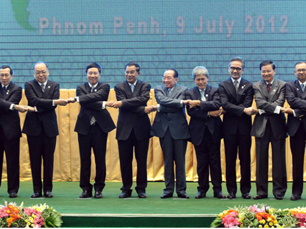 Nhấn mạnh giải quyết hòa bình tranh chấp trên Biển Đông