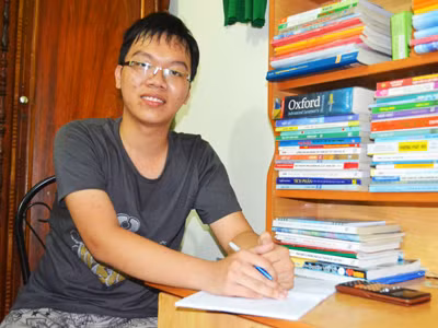 Thủ khoa nhà không số, phố không tên