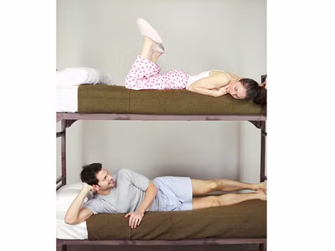 Ngủ khác giường làm tình yêu thêm ngọt ngào hơn