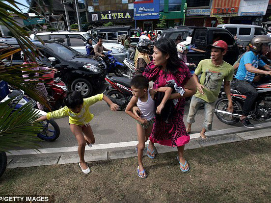 Động đất mạnh gần chín độ richter ở Indonesia