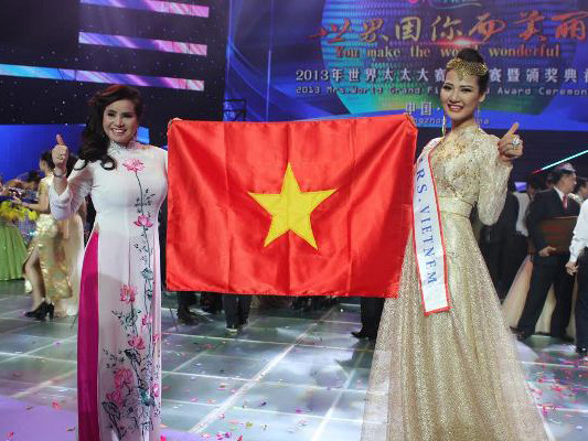 TS Kim Hồng: Trần Thị Quỳnh đã suy sụp sau vụ đeo dải băng sai tên nước