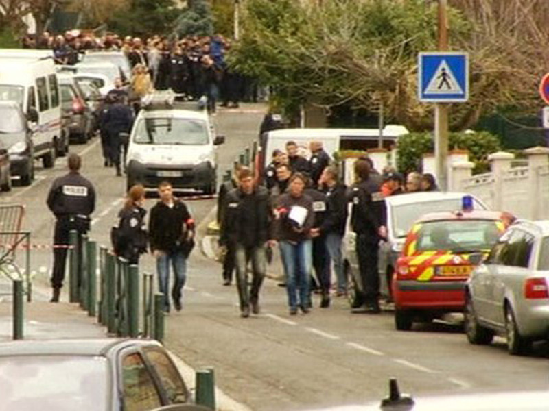 Hiện trường vụ xả đạn trường học Do Thái Ảnh: BBC