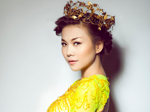 Thanh Hằng sánh vai tài tử Hồng Kông Dư Văn Lạc