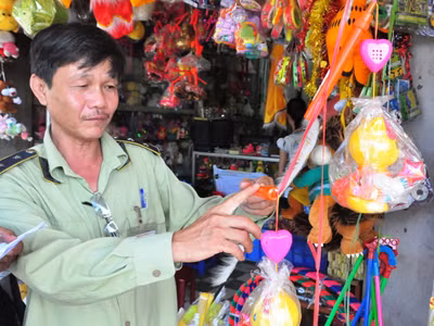 Đồ chơi Trung Quốc "đổ bộ" Đà thành