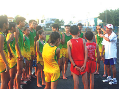 HLV Bùi Lương: Một đời Việt dã và kỷ lục độc nhất vô nhị