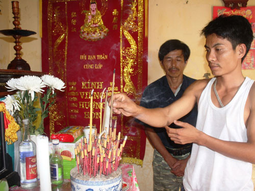 Vỡ mộng xuất ngoại tìm trầm