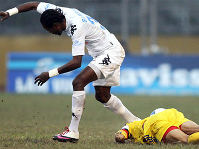 Cả Samson (áo trắng) và Huy Hoàng đều bị phạt nặng. Ảnh: Ngôi Sao