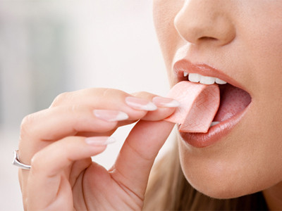 Kẹo cao su - 'Thủ phạm' gây đau đầu