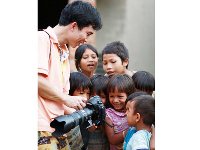 Giám đốc mê làm từ thiện