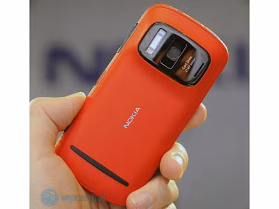 Điện thoại Nokia Lumia 41 'chấm' mang tên Elvis