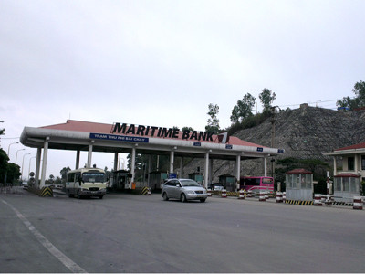 Nhiều lái xe không chịu nộp phí qua cầu Bãi Cháy