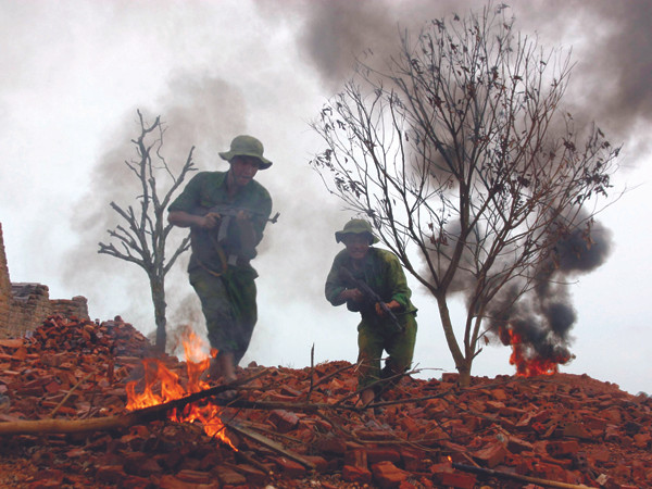 Thành cổ Quảng Trị vào phim “Mùi cỏ cháy” Ảnh: Hoàng Tuấn