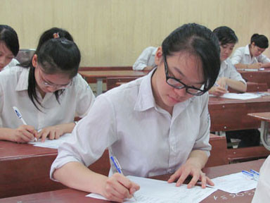 Bộ GD-ĐT chưa nhận đủ báo cáo vụ 'bắt tay' chấm thi tốt nghiệp