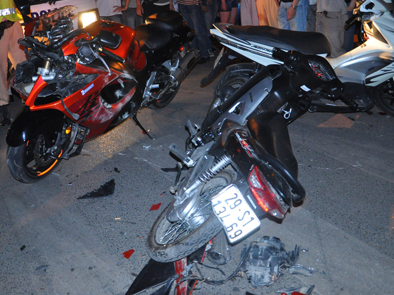 Xe phân khối lớn gây tai nạn trong ngày nghỉ lễ