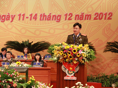 Đại diện đoàn Thanh niên Bộ Công an trình bày tham luận