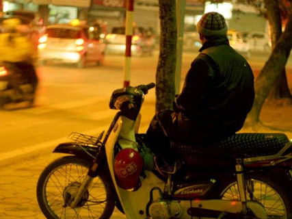 Hàng chục xe ôm mắc bẫy của nữ quái U40 như thế nào?