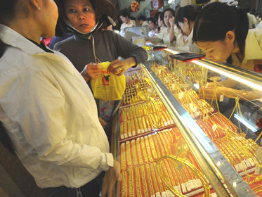 Quản lý thị trường vàng: Khai thông hơn cấm đoán