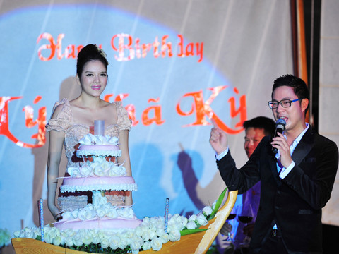 Tiệc sinh nhật xa xỉ của Lý Nhã Kỳ