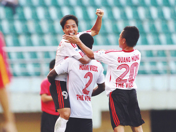 Nghi án tiêu cực bao trùm V.League