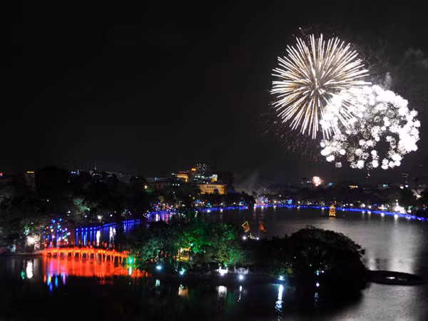 Lung linh pháo hoa chào năm mới 2012