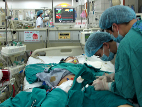 Cứu sống bệnh nhân tim nặng bằng kỹ thuật mới