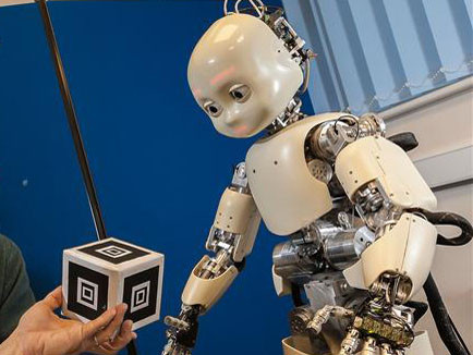 Độc đáo Robot học tiếng Anh như trẻ nhỏ