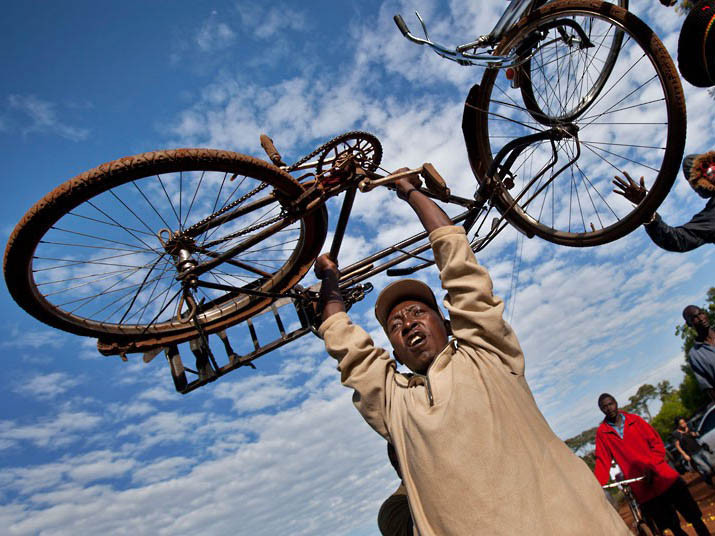 Trăm kiểu ăn mừng ông Obama trên thế giới