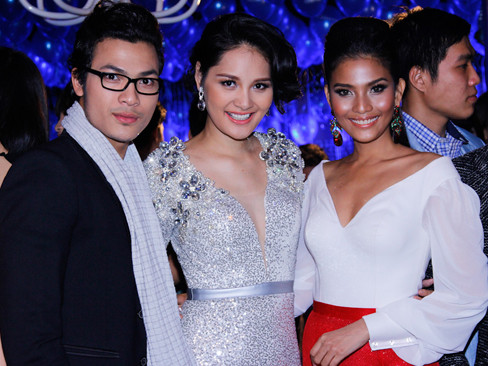 Trương Thị May khoe vẻ sexy táo bạo sau Miss Universe