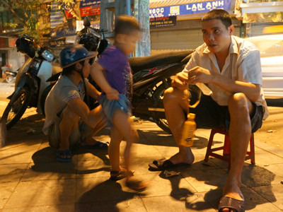 Nghiêm trị 'cái bang' bóc lột người già, trẻ em