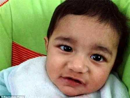 Bé 13 tháng tuổi tử vong do nuốt phải pin ở nhà trẻ