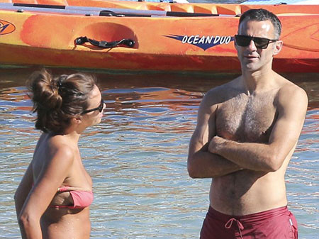Ryan Giggs 'trẻ mãi không già' nhờ... sex