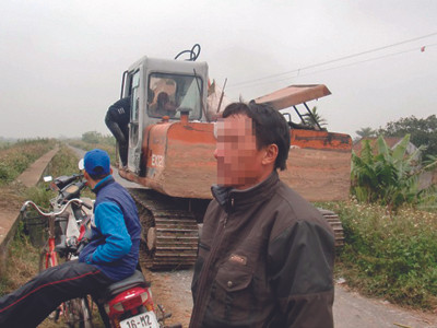 Trưởng ban cưỡng chế chỉ đạo phá nhà dân?