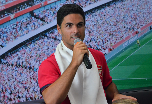 Sao Arsenal thòm thèm nem Việt