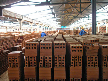 Cạnh tranh bằng chất lượng, giá thành sản phẩm