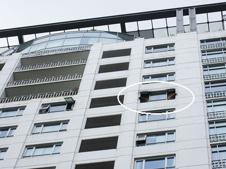 Du khách hoảng loạn vì hỏa hoạn ở tòa nhà 22 tầng