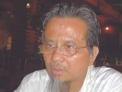 Thế Dũng lên đồng lục bát thơ