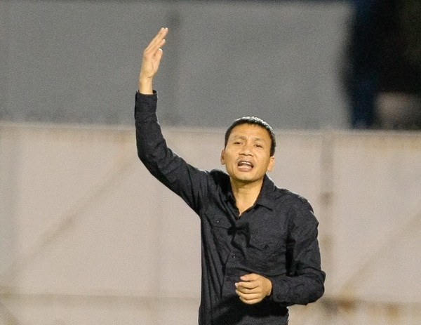 Lận đận nghiệp cầm quân của HLV Triệu Quang Hà