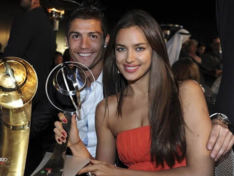 Cris Ronaldo chia tay bạn gái siêu mẫu?