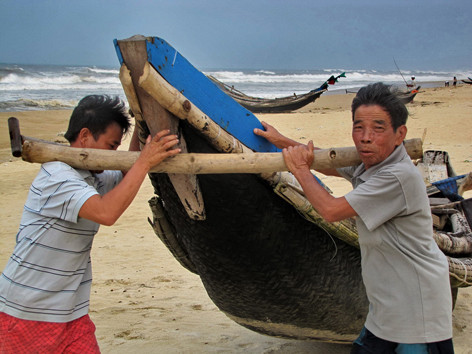 Miền Trung tất tả chạy Bão Nari