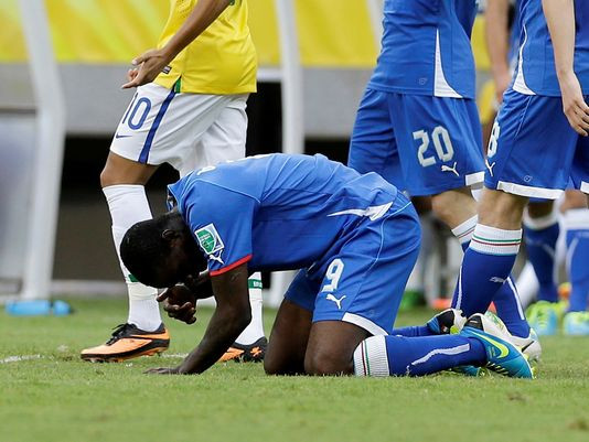 Italia vắng ‘siêu quậy’ Balotelli trước trận bán kết
