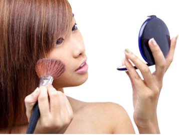 Giới trẻ “cắn răng” làm đẹp đón Tết