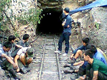 Bắt chủ lò than thổ phỉ làm ba người chết