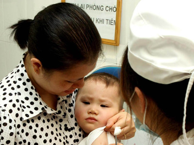 Tạm ngừng sử dụng lô vaccine Quinvaxem inj